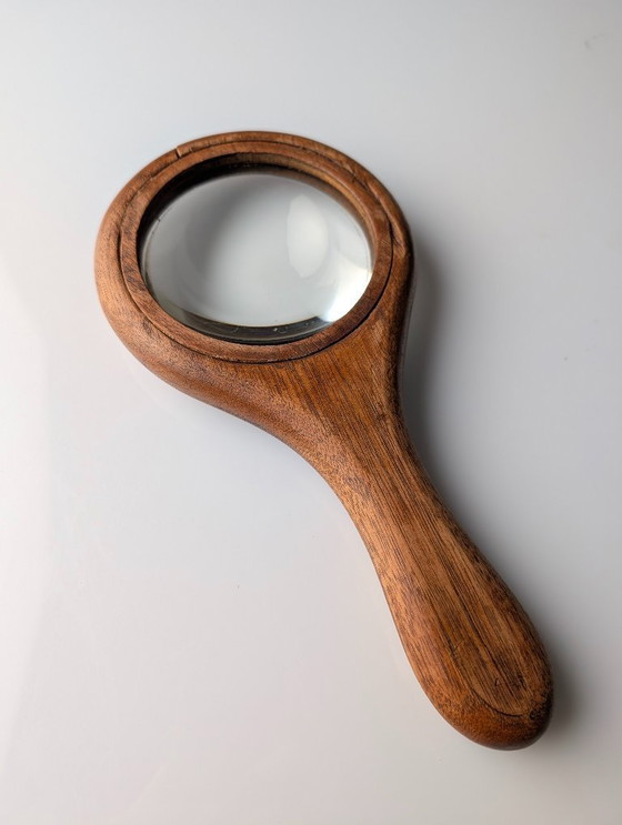 Image 1 of Lupa danesa de madera de nogal de mediados de siglo, década de 1950