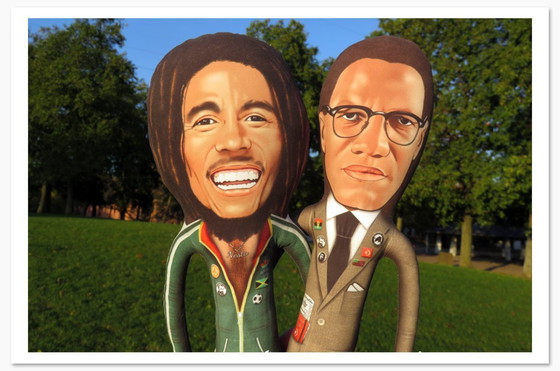 Image 1 of Bob Marley cadeau | Reggae decoratie kunstpop | Muziekkamer verzamelbeeldje