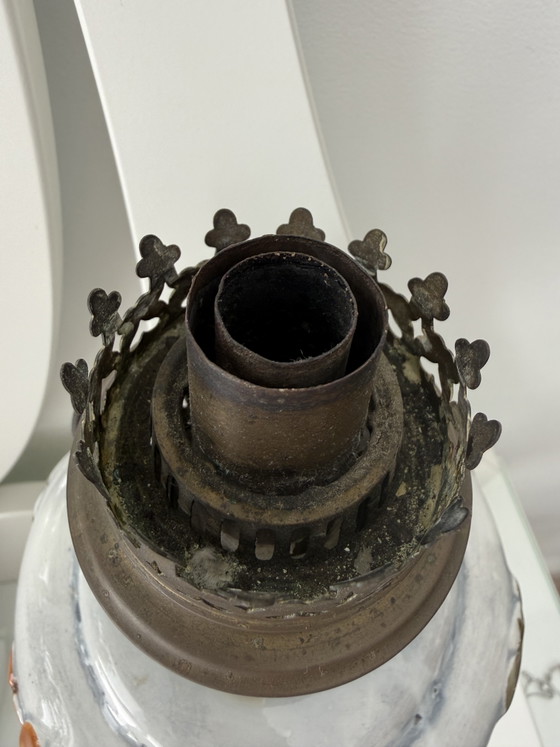 Image 1 of Antique kerosene lamp with ceramic floral decoration and P&A burner – ca. 1900