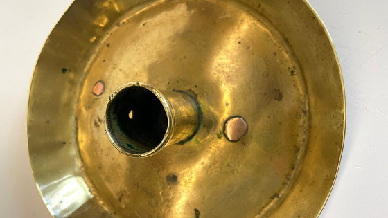 Image 1 of Antiker, niedriger Kerzenleuchter aus massivem Messing