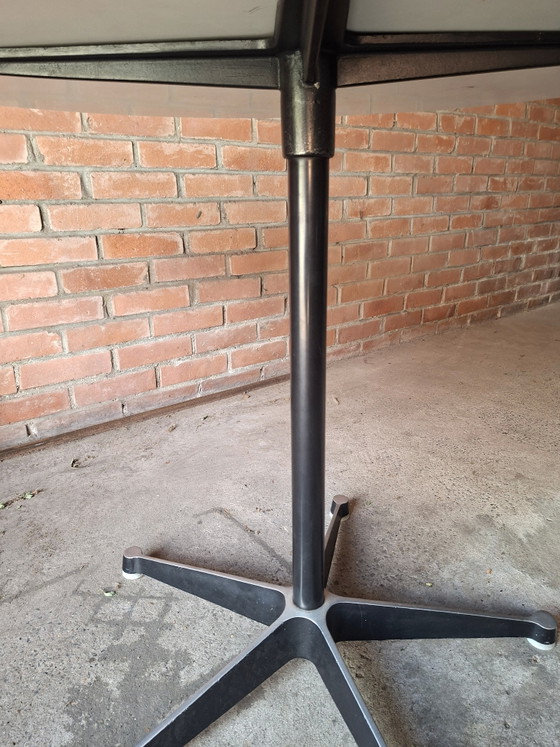 Eames Tisch 650 – Herman Miller, Tische, Plastic, Aluminium (photo 10 of 13)