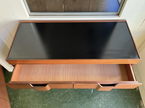 Image 1 of Ein Paar italienische Kommoden aus den 1970er Jahren