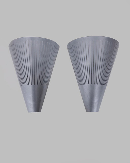 Une paire d'appliques murales vintage « Klyka » des années 1980, conçues par Ikea.