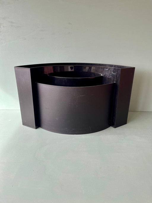 Wave magazine rack, newspaper rack, postmodern vintage, Italy, black, 90s