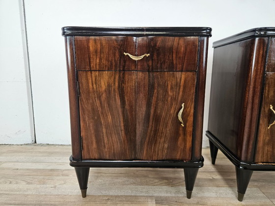 Coppia di comodini in mogano anni '50 con anta e cassetto, Legno, Metallo, Marrone, Vintage (foto 11 di 15)