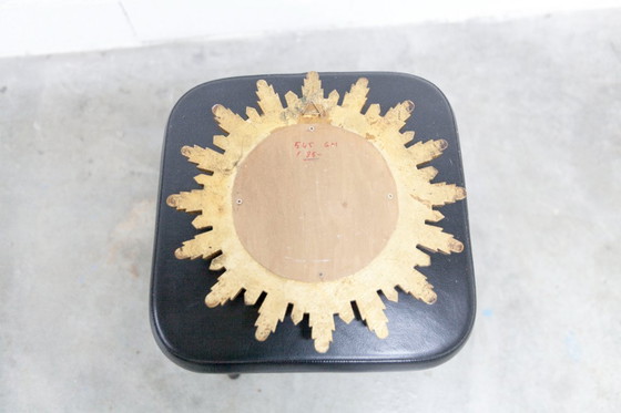 Image 1 of Vintage bolle spiegel uit de jaren 70 met heksenoogmotief en zonnestralenmotief.