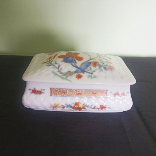 Limoges Bernardaud „Pondichéry erhabene große Deckeldose (18 cm)“