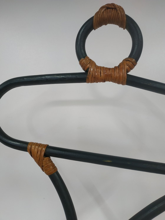 Image 1 of Rare robe vintage en rotin/objet d'art