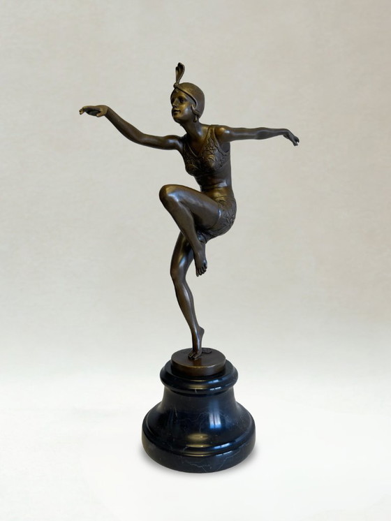 Image 1 of Art Deco sculptuur – Danseres in beweging – Decoratief brons – Gesigneerd F. Paris – 38 cm