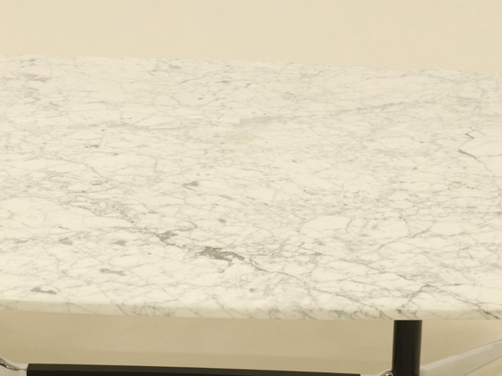 Image 1 of Eames Segmented Ovale Eettafel in Wit Marmer en Roestvrij Staal
