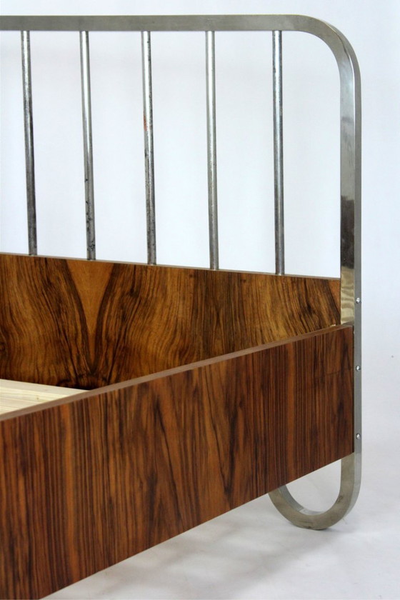 Lits 1 personne Bauhaus restaurés, Tchécoslovaquie, années 1930, Lot de 2, Bois, Chrome, Marron, Art Deco (photo 10 sur 15)