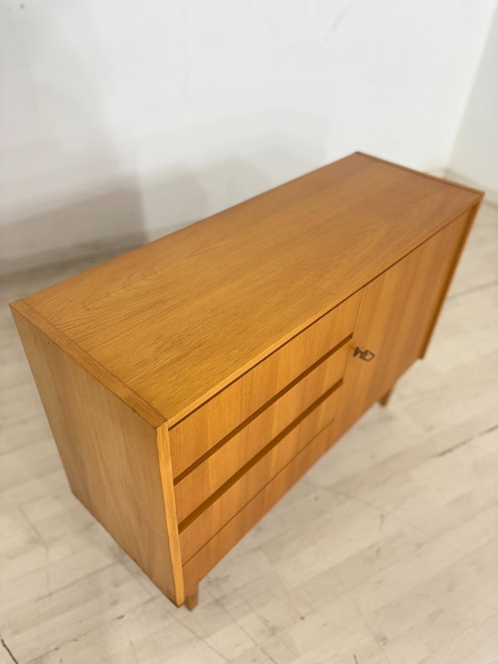 Image 1 of Commode uit het midden van de vorige eeuw / commode uit de jaren 60 / vintage dressoir