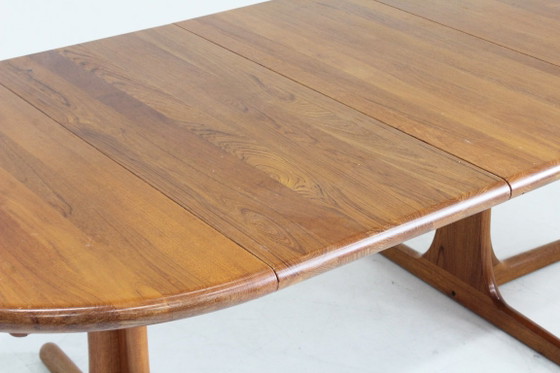 Table de salle à manger ronde extensible vintage danoise en teck massif, années 1960 (photo 6 of 9)