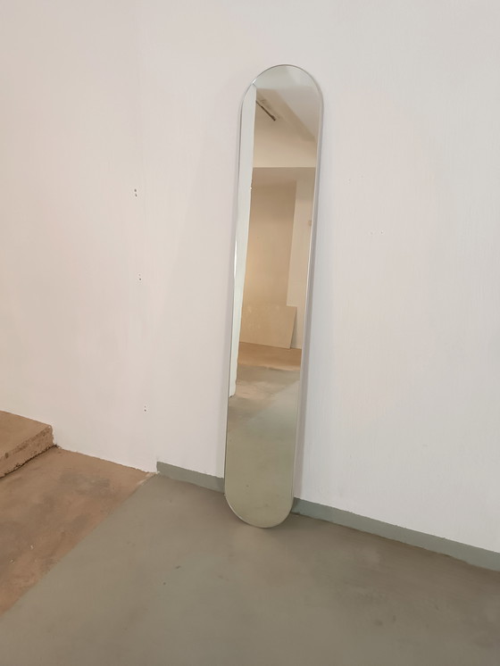 Image 1 of Espejo de pared ovalado
