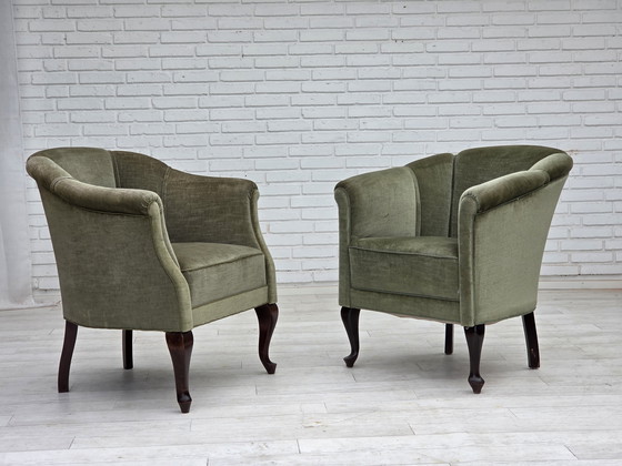 Image 1 of Fauteuil danois des années 60, velours vert, pieds en hêtre.
