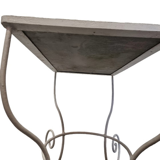 Image 1 of Franse tafel met grijs natuurstenen blad, 1e helft 20e eeuw