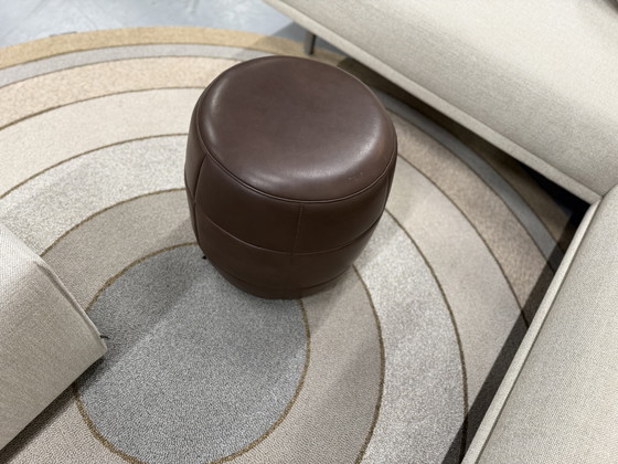Image 1 of Design on Stock Barrell 45 Pouf Loxton in pelle Mountain
