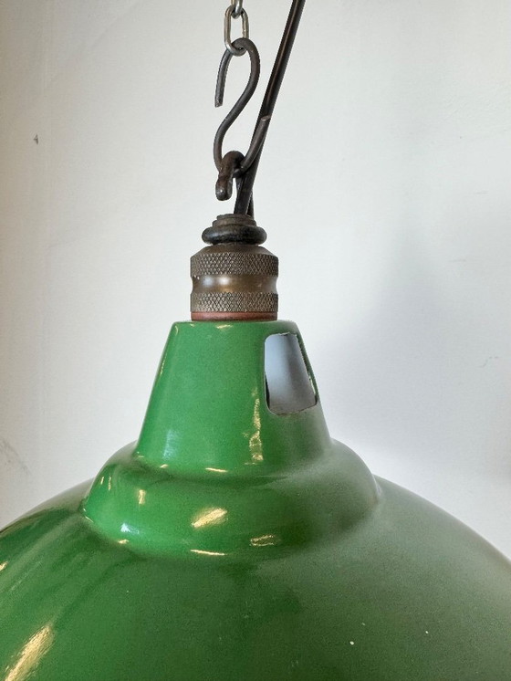 Image 1 of Lámpara colgante industrial británica de esmalte verde de Maxlume, década de 1960