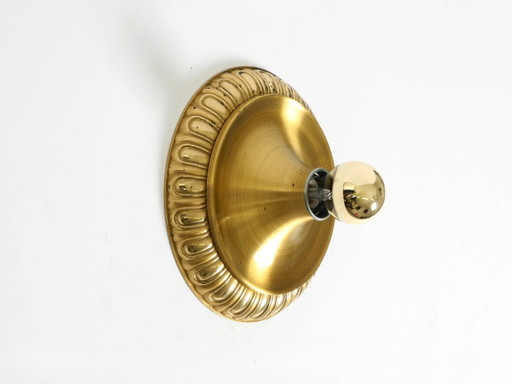 Lampe murale ou plafonnier ronde en laiton et métal, style pop art des années 1960, par Sölken