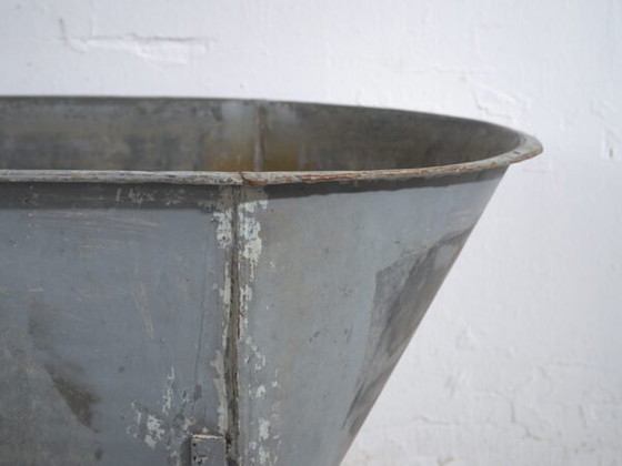 Baignoire industrielle ancienne en zinc - Europe Centrale (vers 1900) #4 – Objets déco, Iron, Rustic (photo 35 of 40)