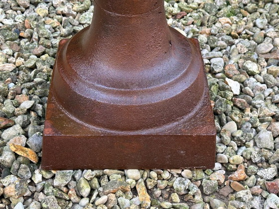 Image 1 of Medici gietijzeren waskommen (paar), hoogte 74 cm