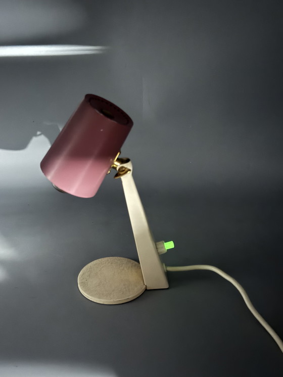 Image 1 of Lampe de table vintage avec abat-jour rose et bouton lumineux