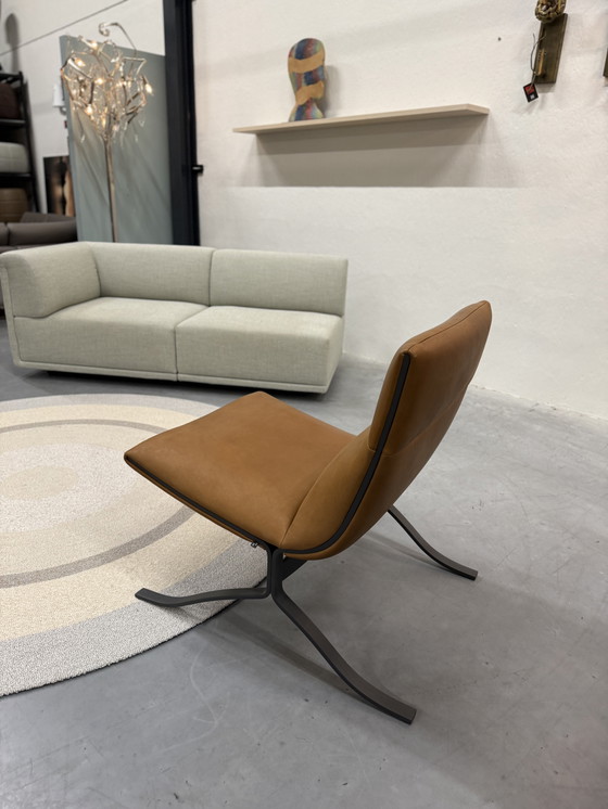 Image 1 of Eyye Juno Sillón Loxton cuero Cave