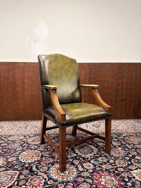 Set Klassische Englische Chesterfield President Stühle – Esszimmerstühle, Leather, Wood (photo 11 of 12)