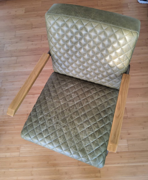 Ledersessel im Retro-Stil