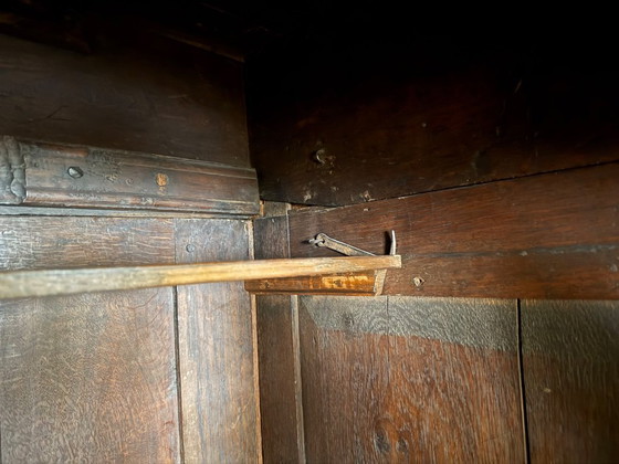 Image 1 of Oost Friese Kussenkast Eiken Gefineerd Met Palissander En Notenhout