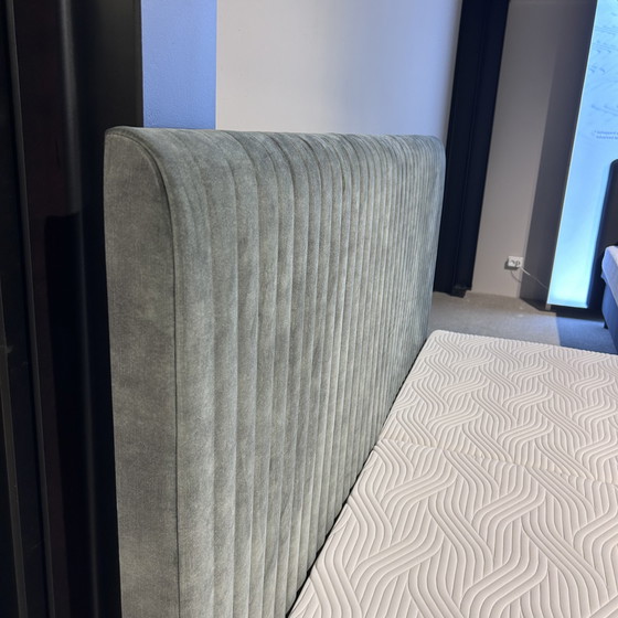 Image 1 of TEMPUR Arc bed - 180x200