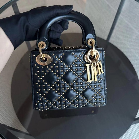 Image 1 of DIOR LADY MINI GESTEPPTES NIETENBELEUCHTUNGS-LAMMLEDER SCHWARZ GOLDENE BESCHLÄGE