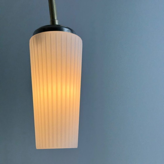 Image 1 of PAIRE D’APPLIQUES EN OPALINE ET LAITON VINTAGE