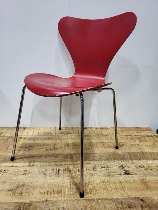 1x sedia a farfalla Fritz Hansen, rossa, 2007