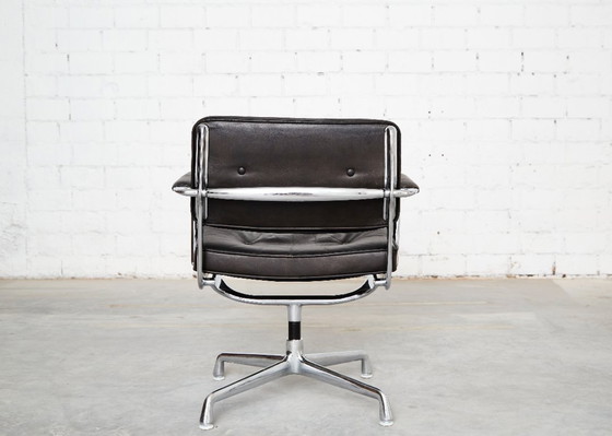 Sedia da scrivania intermedia Ray & Charles Eames ES102 per Herman Miller – Sedie girevoli, Leather (photo 4 of 14)