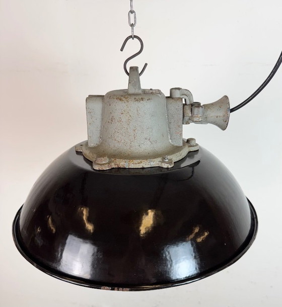 Image 1 of Lampada a sospensione industriale a gabbia in ghisa e smalto nero, anni '60