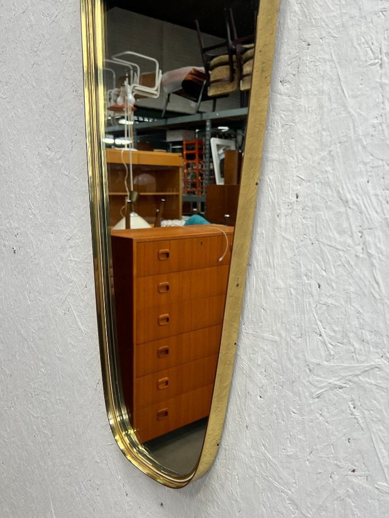 Image 1 of Specchio vintage di grandi dimensioni, con cornice dorata, anni '60.