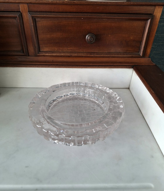 Image 1 of Pukeberg Glasbruk Sweden zware design ice glass schaal. Jaren 1960-1970. 