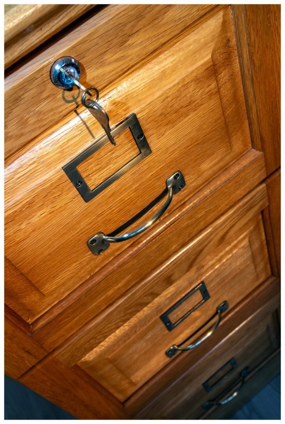 Image 1 of Archiefkast met drie laden, professionele kwaliteit.