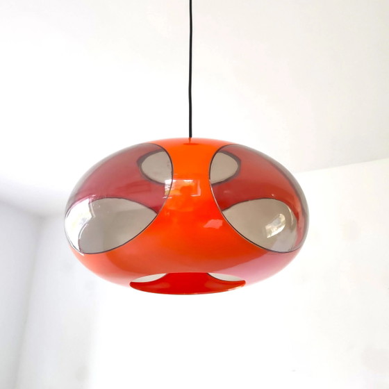 Orange bug-eye UFO pendant lamp – Massive – Plastic, Space Age (photo 2 of 8)