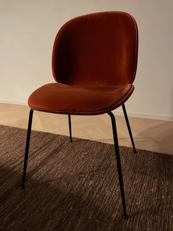 Image 1 of 6 sillas Gubi Beetle