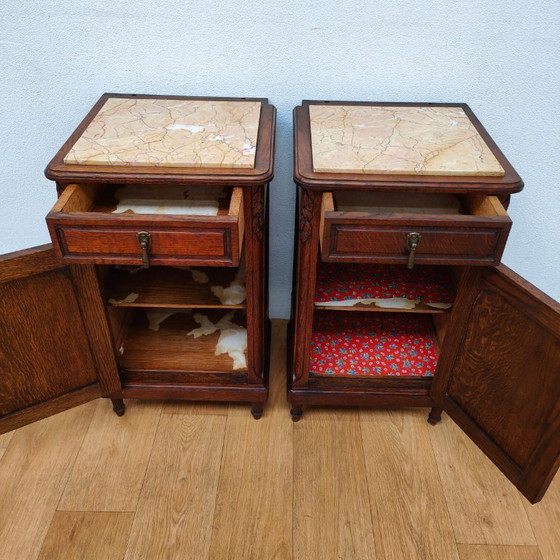 Image 1 of Set di comodini antichi vintage con piani in marmo. PREZZO FISSO