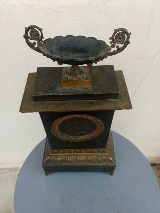 Image 1 of Kaminuhr aus Bronze – Restaurationszeit/Karl-X.-Periode