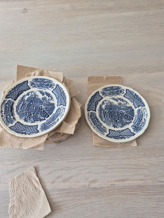 Image 1 of 12 fair Winds bordjes blauw wit allemaal puntgaaf op elk bordje dezelfde afbeelding. Prijs is per bordje. Graag ophalen!