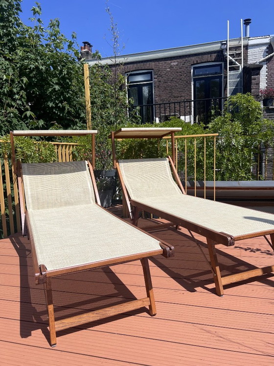 Image 1 of 2x Italiaanse houten ligstoelen met zonnescherm