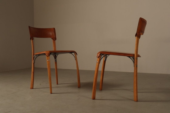 Ensemble de cinq chaises de salle à manger italiennes en cuir cognac, années 1990 – Wood, Leather (photo 4 of 15)