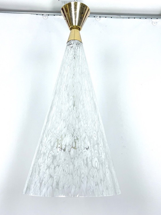 Image 1 of Lustre rare et imposant en verre de Murano et laiton, signé Esperia, par Angelo Brotto. Italie, années 1970.