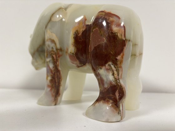 Image 1 of handgeslepen ónix beeldhouwwerk ijsbeer