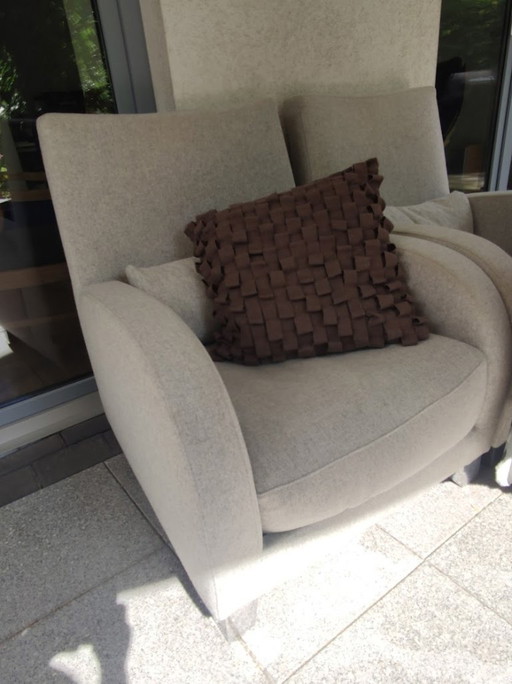 2 x Ligne Roset fauteuil Jonathan avec 1 x repose-pieds