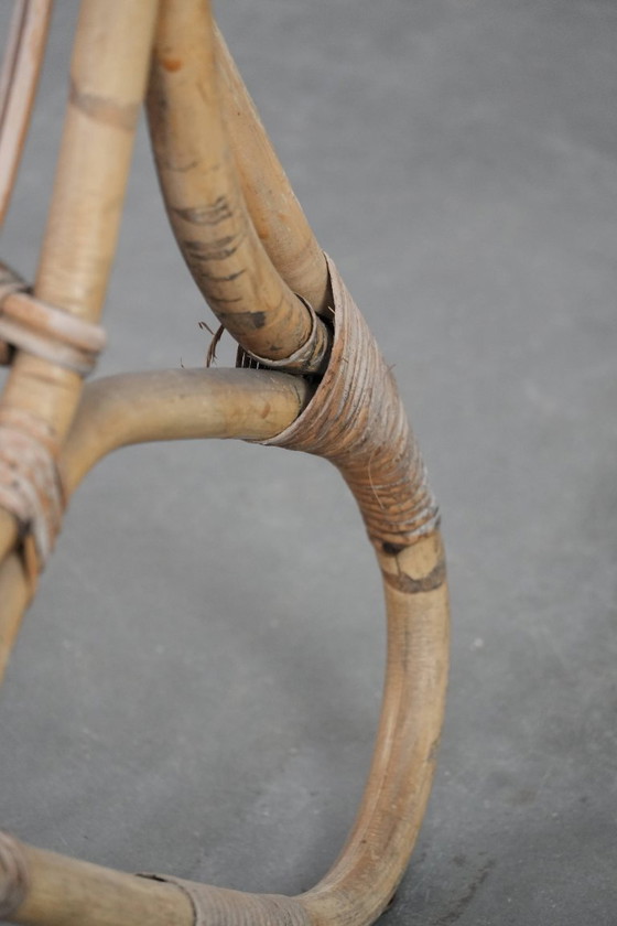 Image 1 of Sillón de ratán de diseño holandés de los años 50 con respaldo alto.